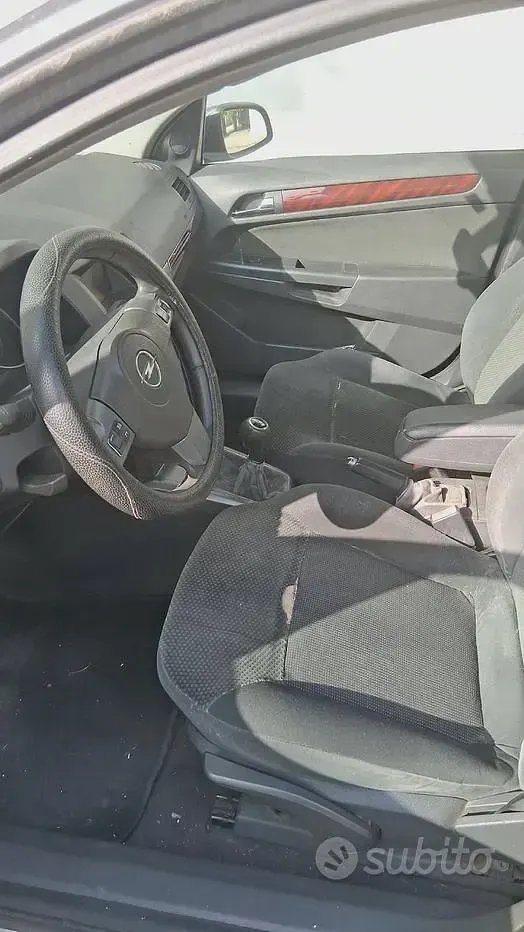 Usata Opel Astra 101 CV (74 kW) 2005 Berlina