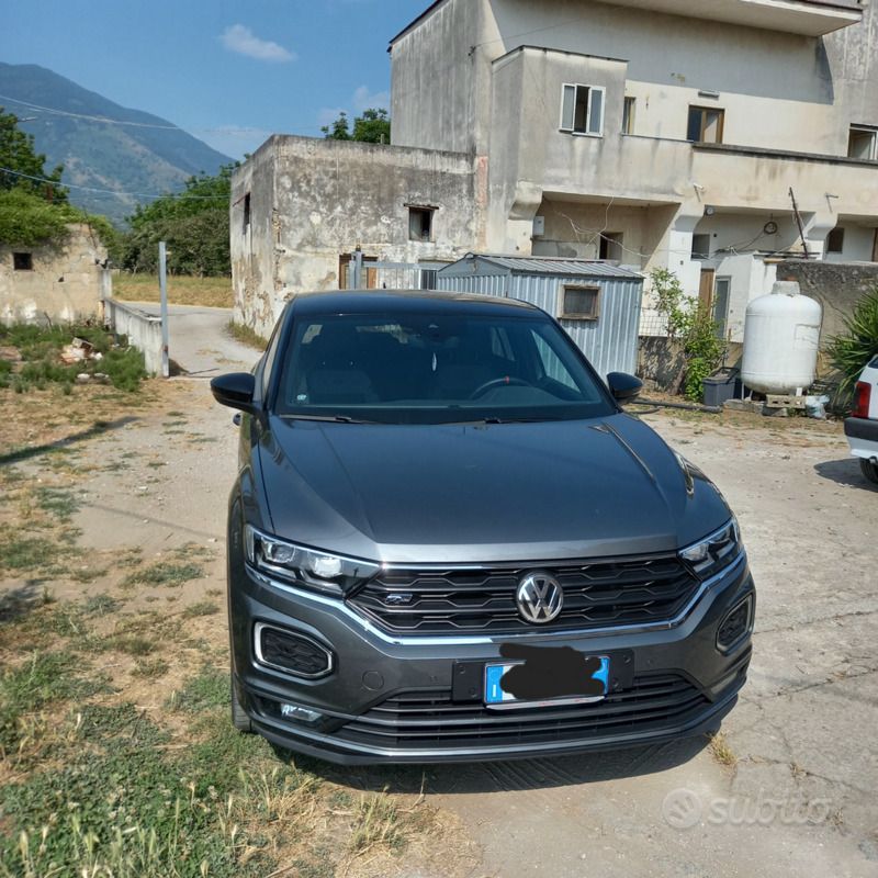 Usata VW T-Roc R-line 150 CV (110 kW) 2019 Grigio SUV
