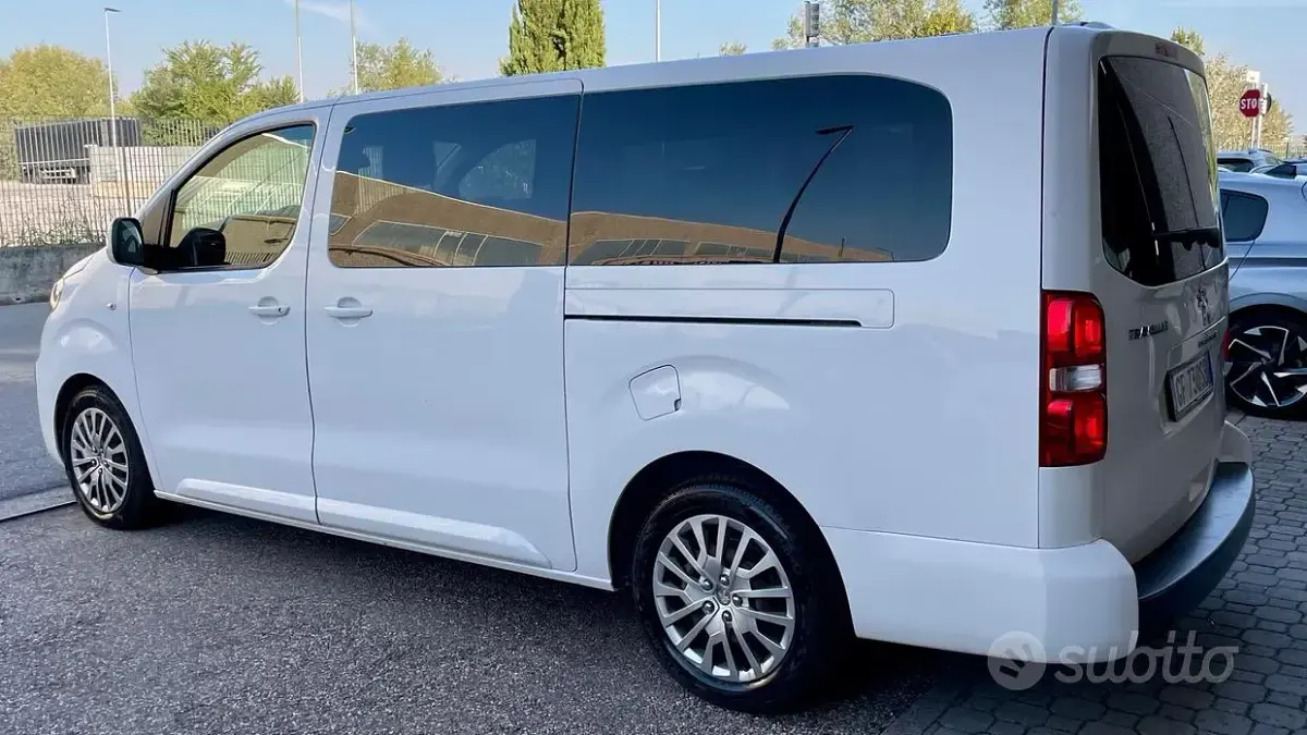 Usata Peugeot Traveller Active 144 CV (105 kW) 2021 Bianco Monovolume