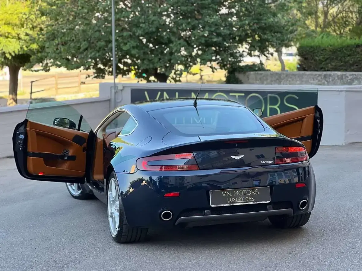 Usata Aston Martin Vantage 385 CV (283 kW) 2007 Midnight blue Coupé