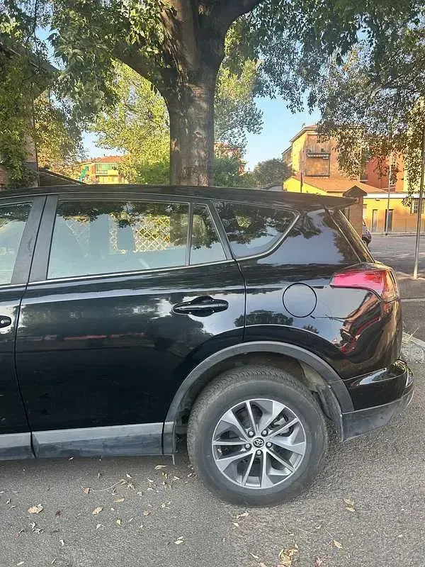 Usata Toyota RAV4 Hybrid Business Edition 155 CV (114 kW) 2016 Nero SUV