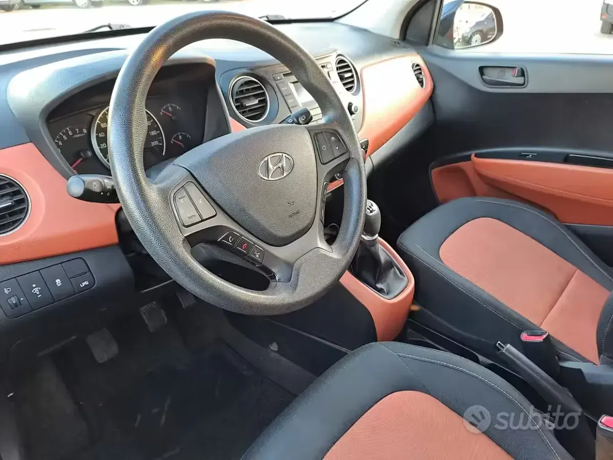Usata Hyundai i10 67 CV (49 kW) 2015 Nero Utilitaria