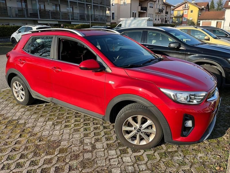 Usata Kia Stonic Style 120 CV (88 kW) 2019 Rosso SUV