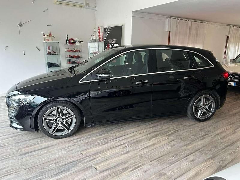 Usata Mercedes B250e AMG Line Premium Plus 224 CV (164 kW) 2023 Nero Monovolume