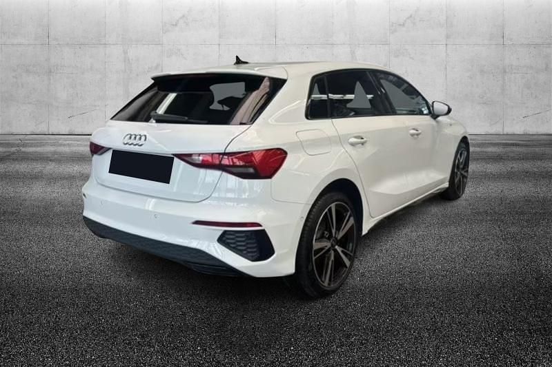 Usata Audi A3 e-tron S-Line 204 CV (150 kW) 2022 Bianco metallizzato Utilitaria