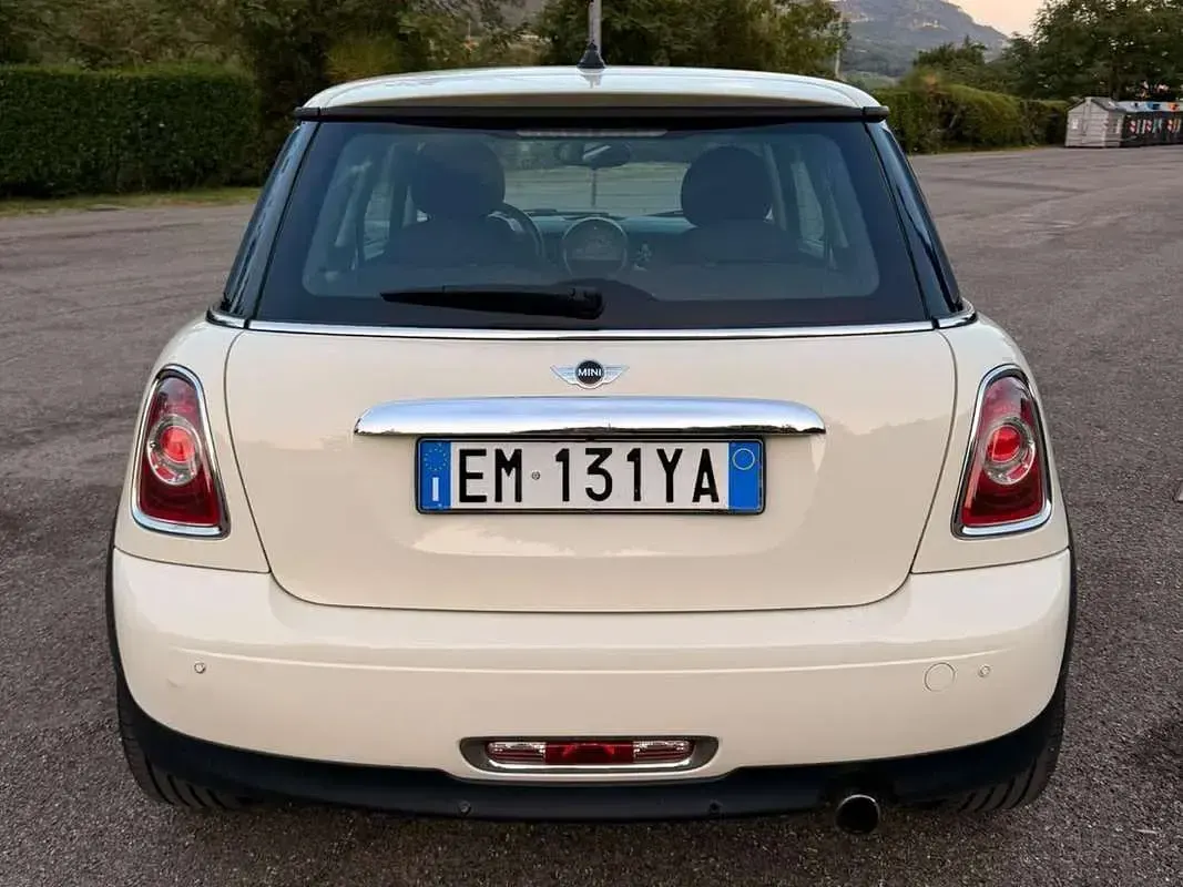 Usata Mini ONE 75 CV (55 kW) 2012 Bianco Utilitaria