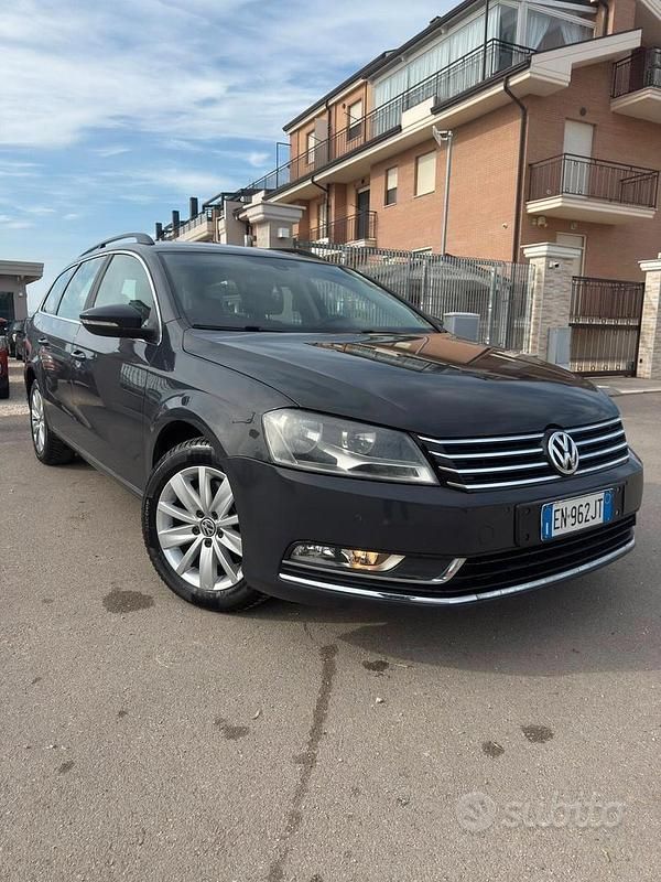Usata VW Passat Comfortline 105 CV (77 kW) 2012 Blu Station wagon