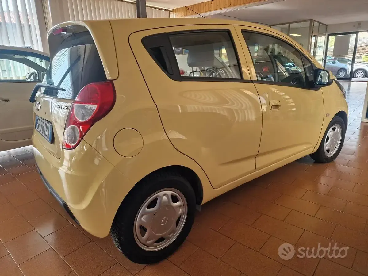 Usata Chevrolet Spark 65 CV (47 kW) 2013 Giallo Utilitaria