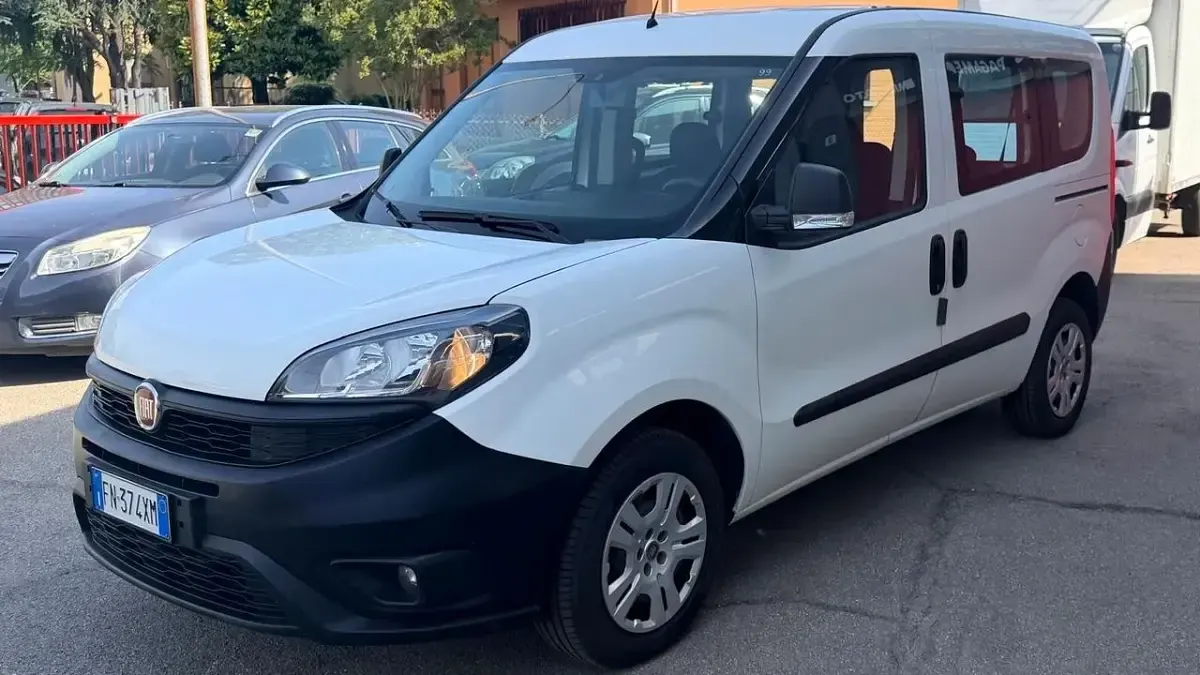 Usata Fiat Doblò 95 CV (69 kW) 2018 Bianco Monovolume