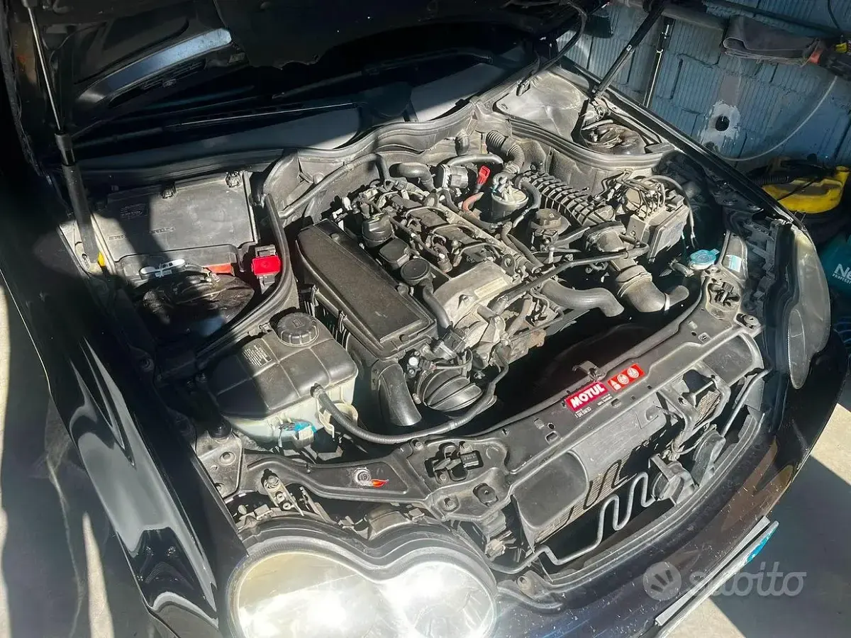 Usata Mercedes C220 Avantgarde 150 CV (110 kW) 2005 Nero Berlina