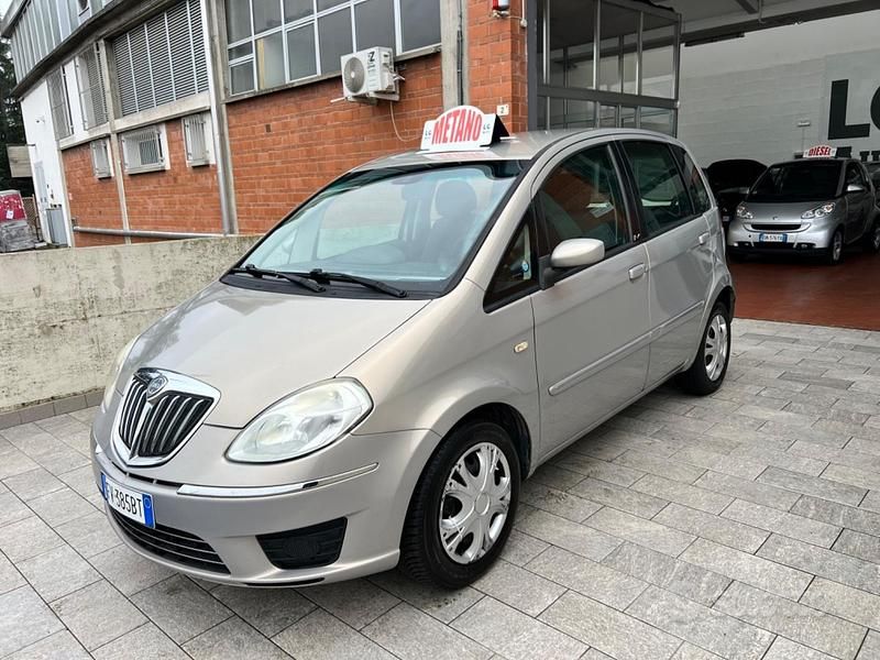 Usata Lancia Musa 77 CV (56 kW) 2008 Beige Monovolume