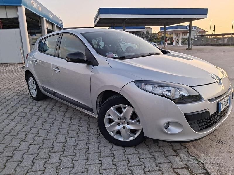 Usata Renault Mégane 110 CV (80 kW) 2011 Grigio Berlina