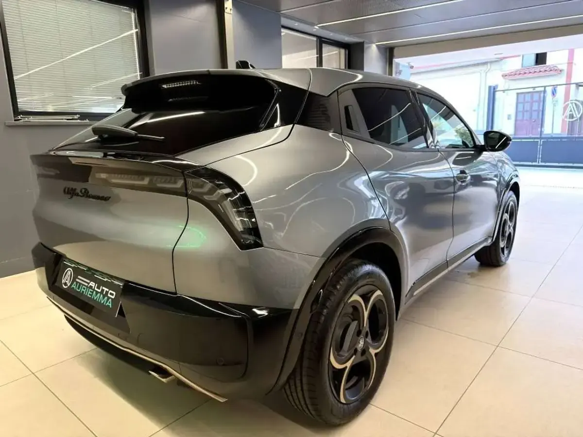Nuova Alfa Romeo GT Junior 136 CV (100 kW) 2025 Grigio arese Berlina