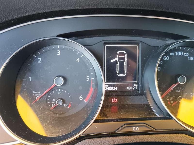 Nero Usata 2016 VW Passat Comfortline Station wagon | 8000 € (Ottimo prezzo) - Immagine 1/4