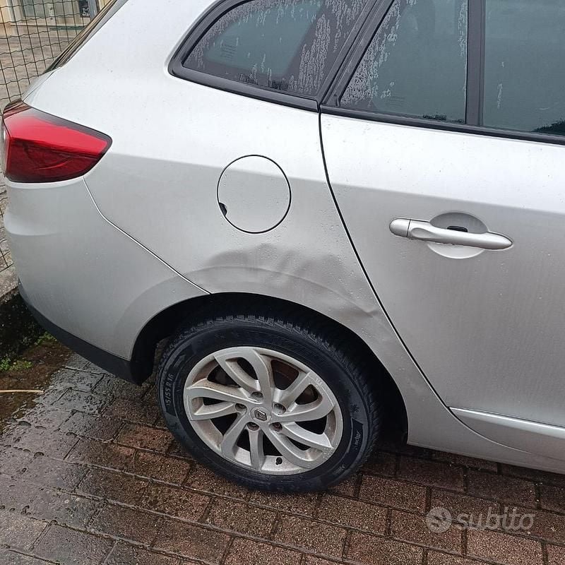 Usata Renault Mégane GrandTour 115 CV (84 kW) 2015 Grigio Station wagon