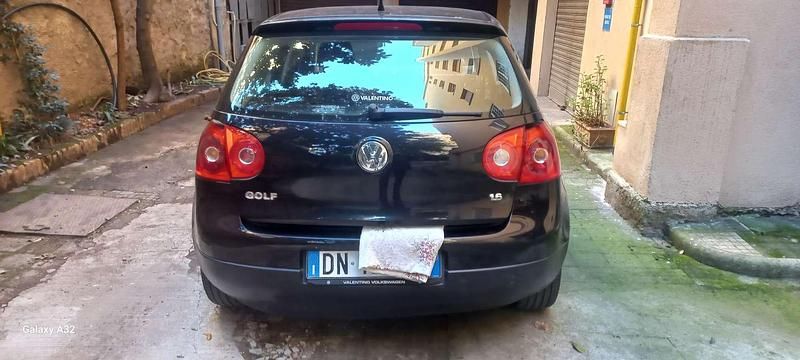 Usata VW Golf VI Comfortline 102 CV (75 kW) 2008 Nero Utilitaria