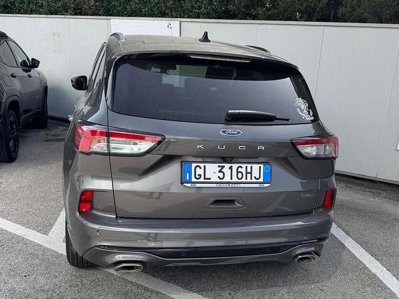 Usata Ford Kuga ST-Line 152 CV (111 kW) 2023 Grigio SUV