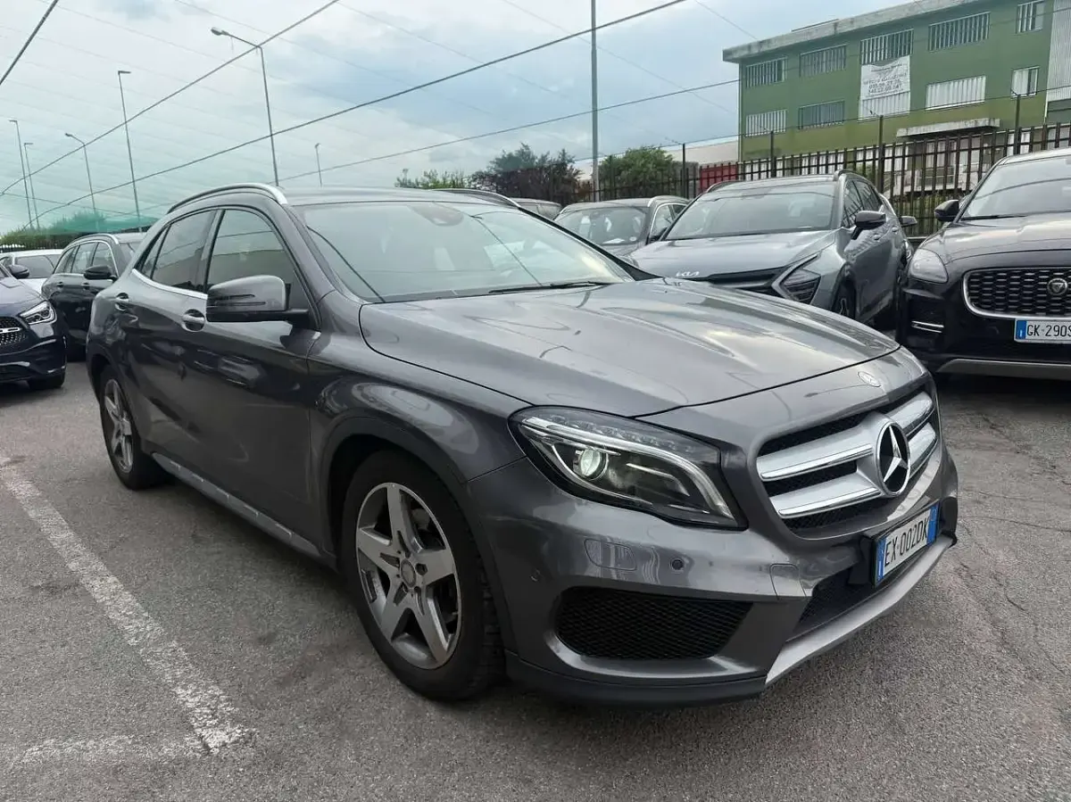 Usata Mercedes GLA220 Premium 170 CV (125 kW) 2014 Grigio SUV