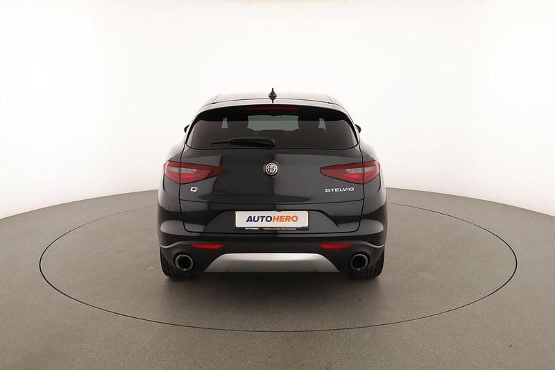Usata Alfa Romeo Stelvio 280 CV (205 kW) 2017 Nero SUV