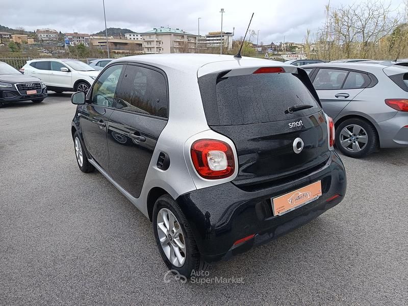 Usata Smart ForFour 71 CV (52 kW) 2016 Nero Utilitaria