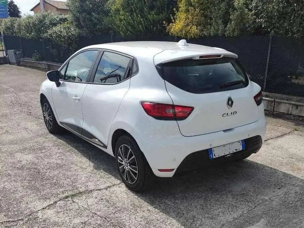 Usata Renault Clio V Life 75 CV (55 kW) 2020 Bianco Berlina