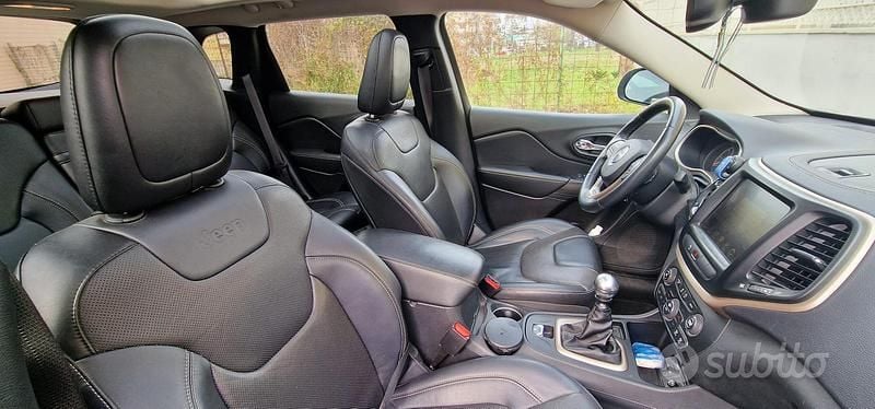 Usata Jeep Cherokee Limited 140 CV (102 kW) 2014 Nero SUV