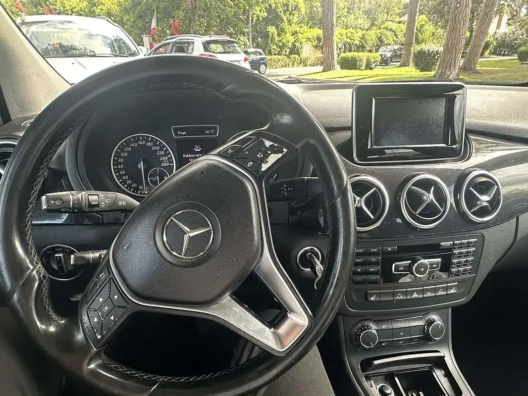Usata Mercedes B180 Executive 109 CV (80 kW) 2013 Utilitaria