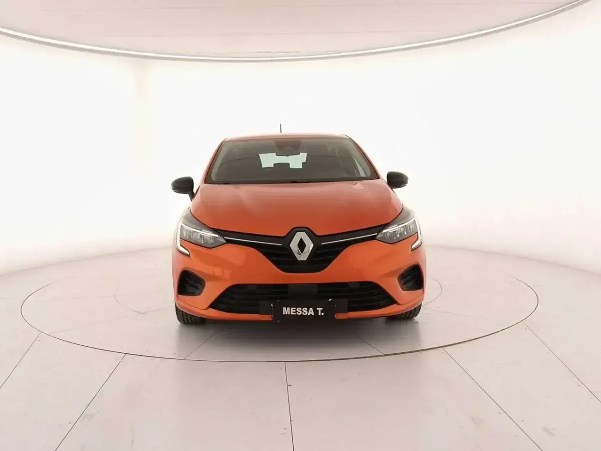 Usata Renault Clio V 67 CV (49 kW) 2023 Arancione Berlina