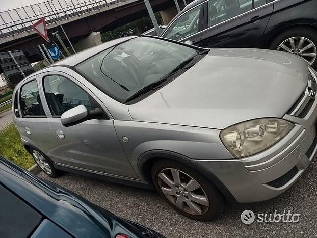 Usata Opel Corsa 60 CV (44 kW) 2006 Grigio Utilitaria