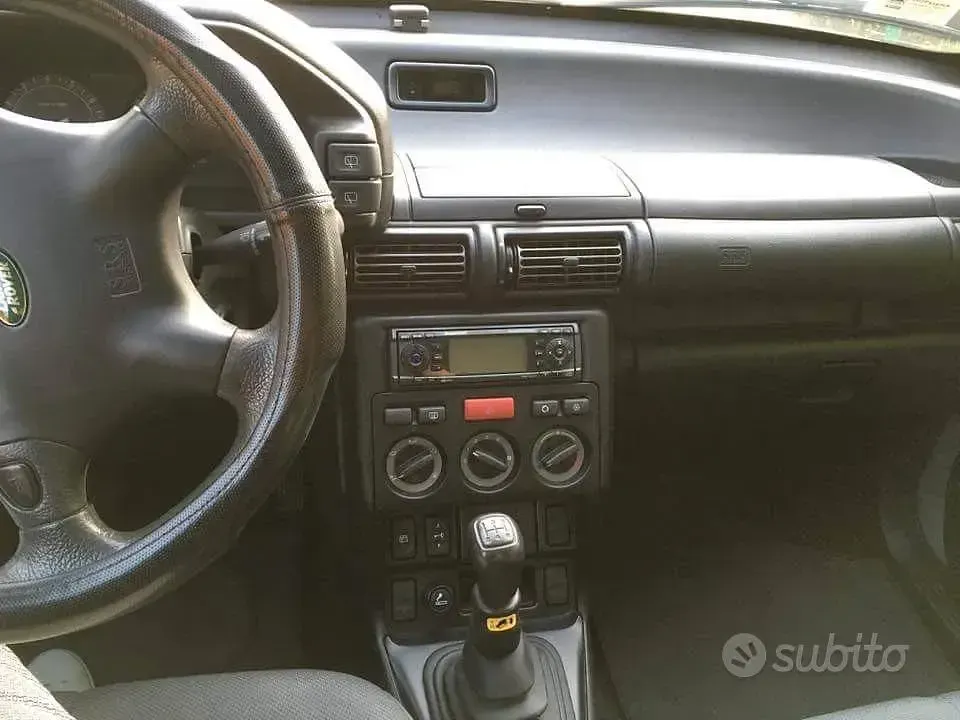 Usata Land Rover Freelander 117 CV (86 kW) 2002 Grigio SUV