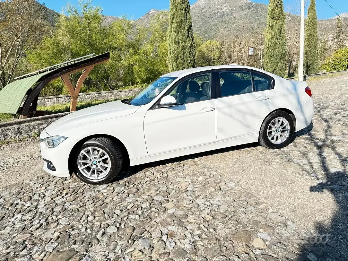 Usata BMW 318 150 CV (110 kW) 2018 Bianco Berlina