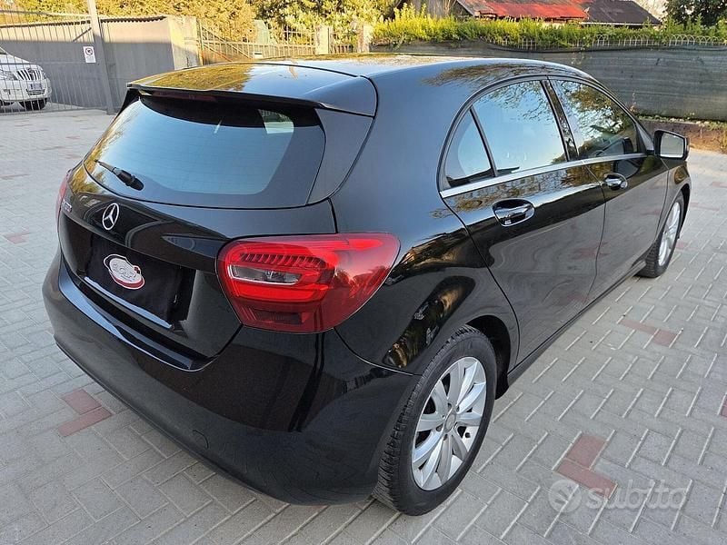 Usata Mercedes A180 Executive 122 CV (89 kW) 2017 Nero Berlina