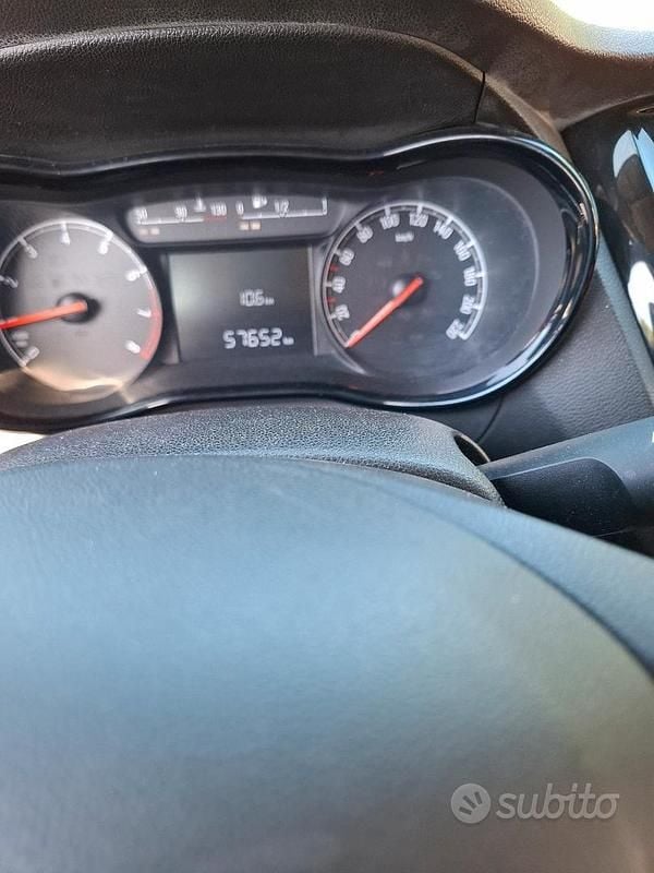 Usata Opel Karl 75 CV (55 kW) 2015 Bianco Utilitaria