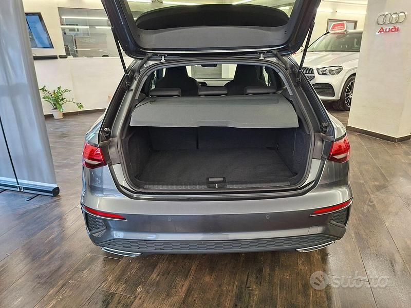 Usata Audi A3 S-Line 150 CV (110 kW) 2022 Grigio Berlina