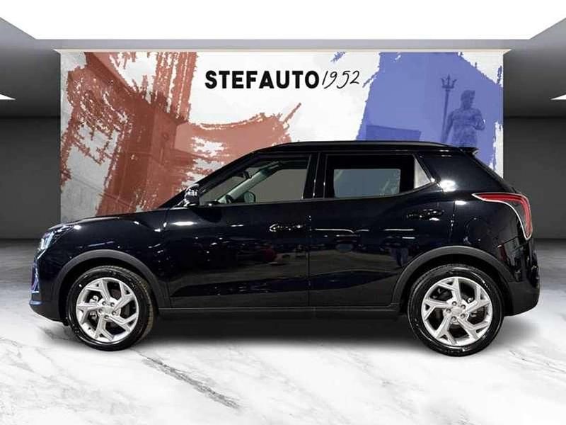 Nuova KGM Tivoli 163 CV (119 kW) 2026 Iron metal SUV