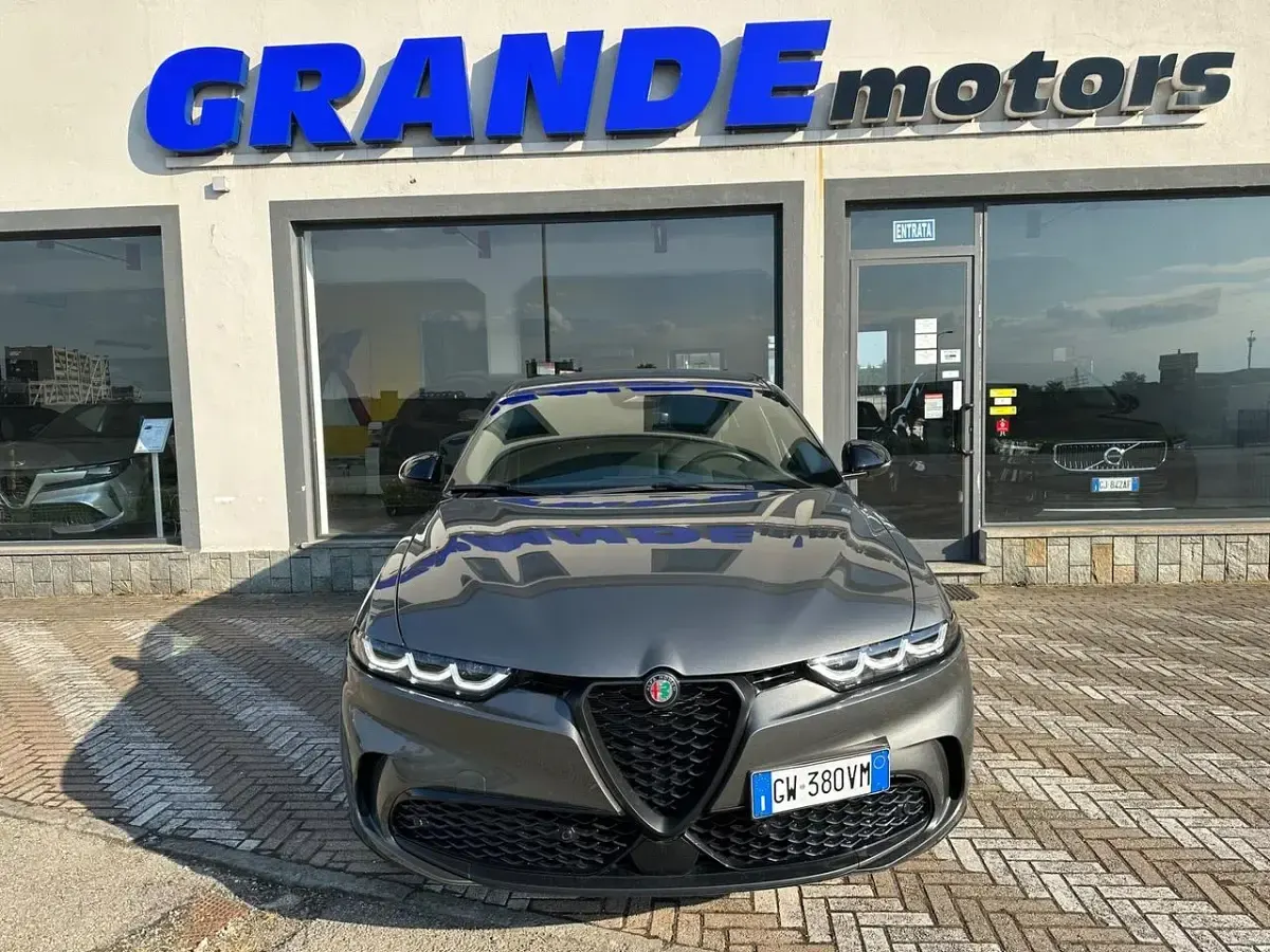 Usata Alfa Romeo Tonale Veloce 160 CV (117 kW) 2024 Grigio vesuvio SUV