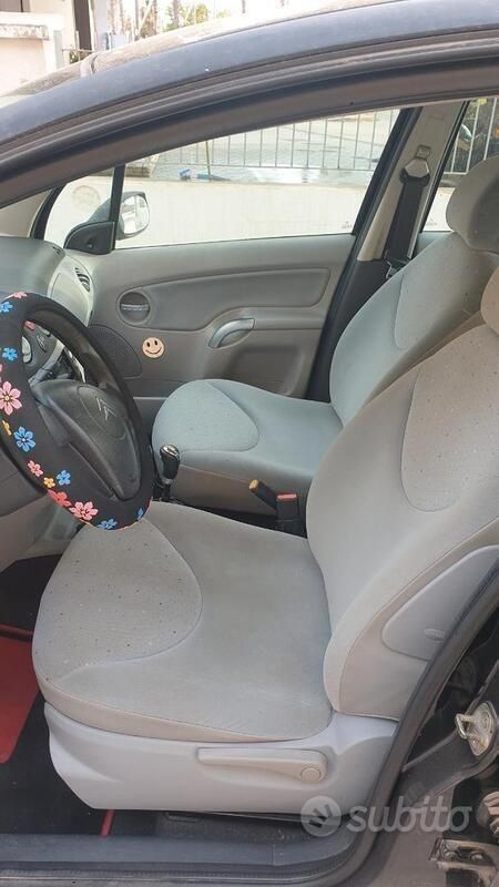 Nero Usata 2004 Citroën C3 Due volumi | 2500 € - Immagine 1/4