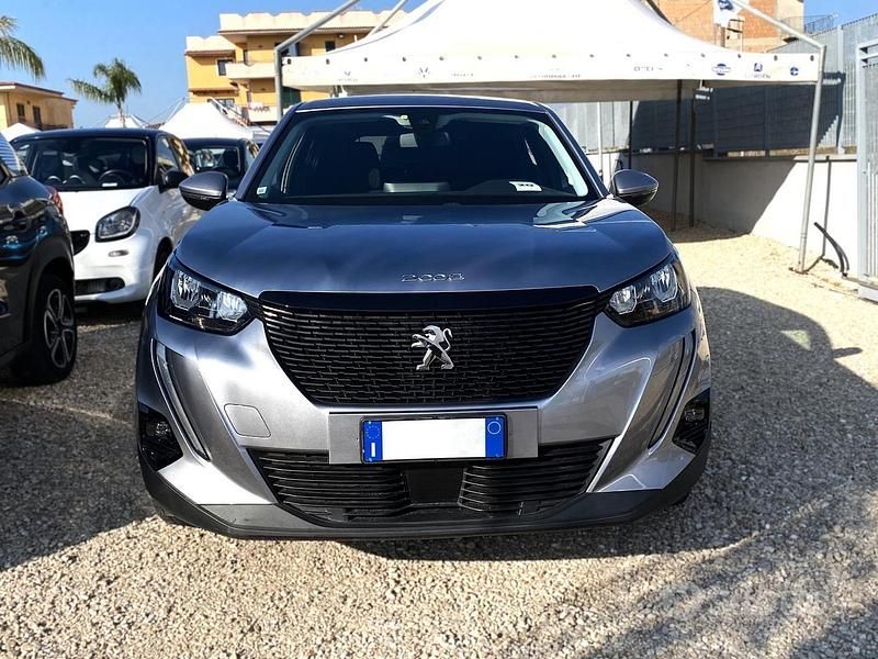Usata Peugeot 2008 Active 131 CV (96 kW) 2020 Grigio SUV