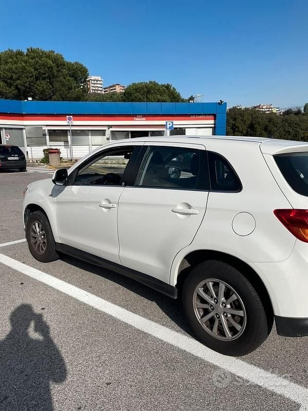 Usata Mitsubishi ASX 116 CV (85 kW) 2015 Bianco SUV
