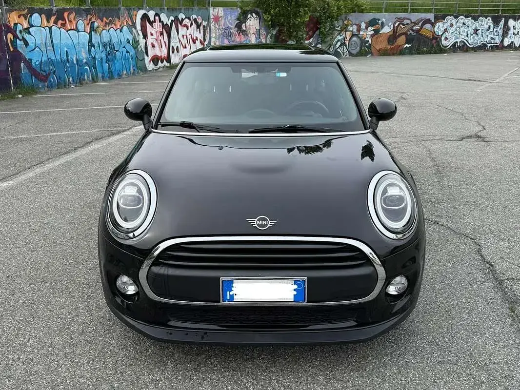 Usata Mini ONE 102 CV (75 kW) 2019 Nero Utilitaria