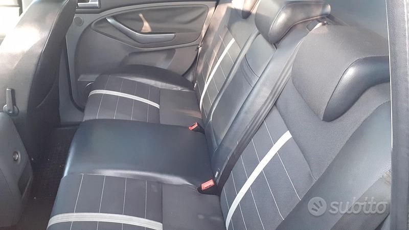 Usata Ford Kuga 136 CV (100 kW) 2009 Nero SUV