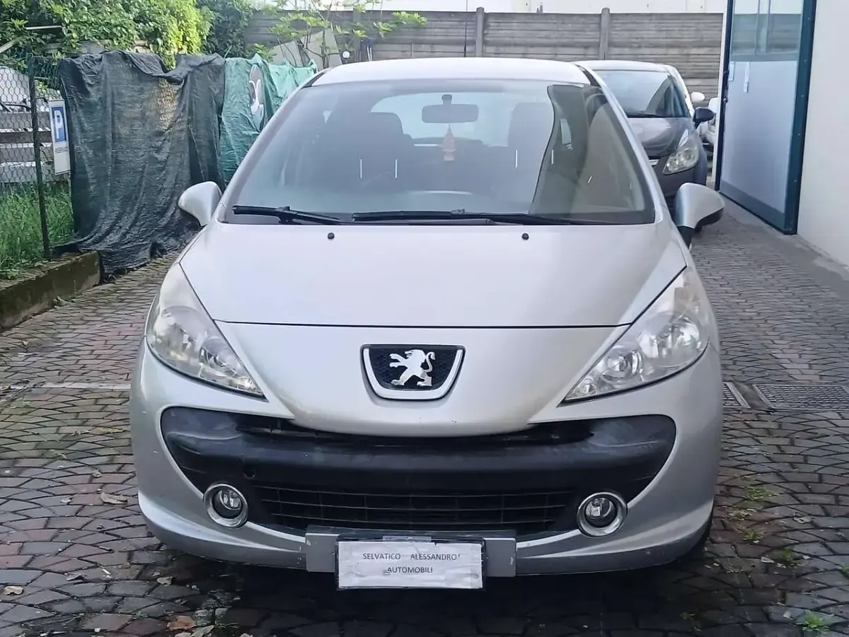 Usata Peugeot 207 90 CV (66 kW) 2007 Argento Berlina