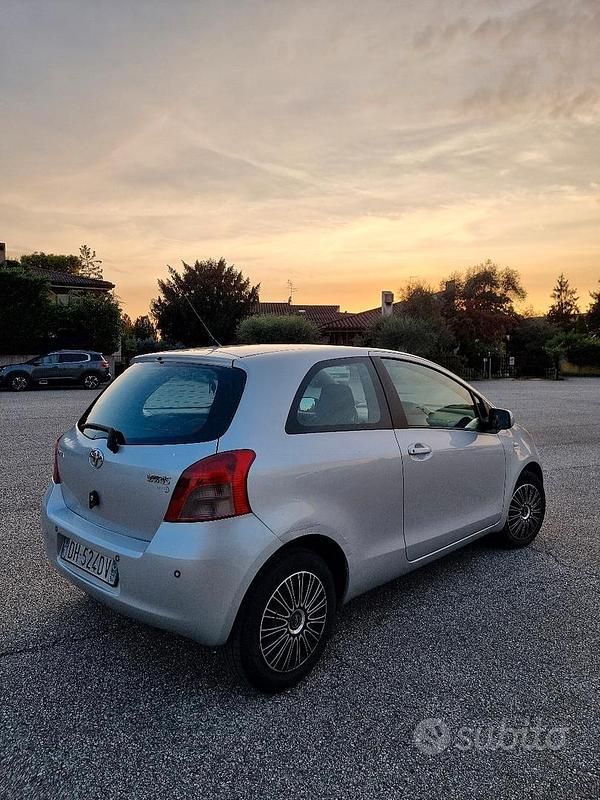 Usata Toyota Yaris 87 CV (63 kW) 2007 Utilitaria