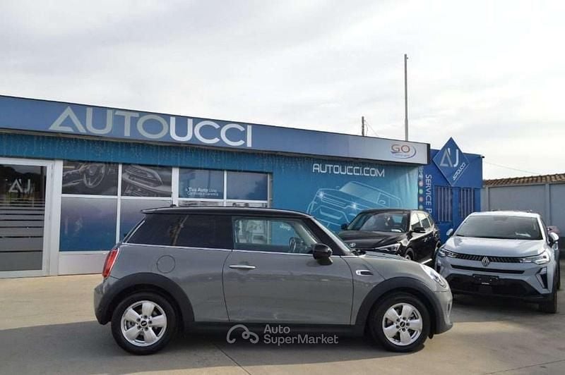 Usata Mini Cooper D Hype 116 CV (85 kW) 2018 Moonwalk gray tetto black Utilitaria