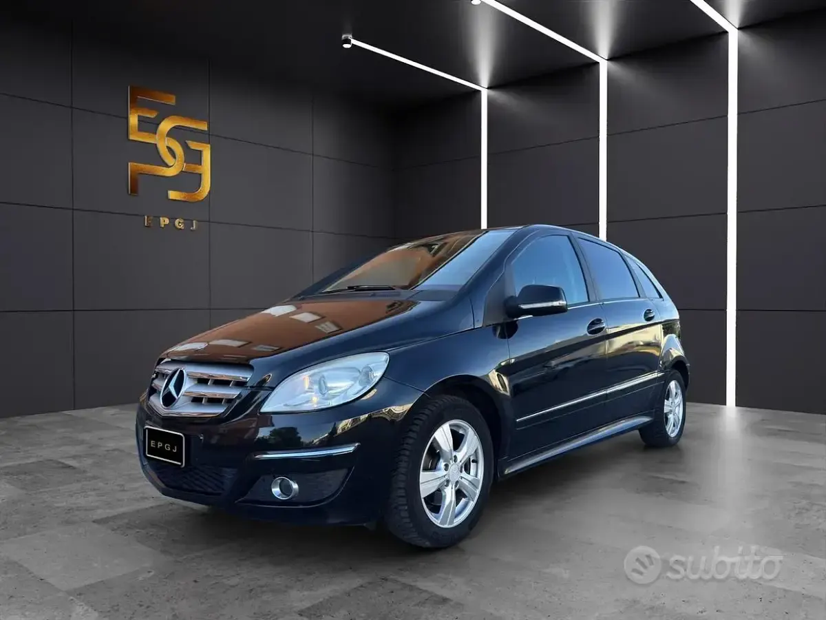 Usata Mercedes B180 Premium 109 CV (80 kW) 2010 Monovolume