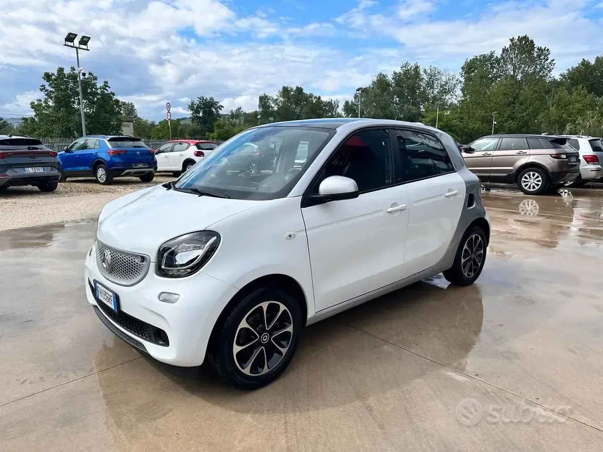 Usata Smart ForFour Passion 71 CV (52 kW) 2017 Bianco Utilitaria