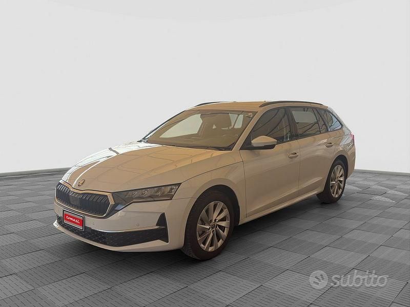 Usata Skoda Octavia Executive 150 CV (110 kW) 2024 Bianco luna Station wagon
