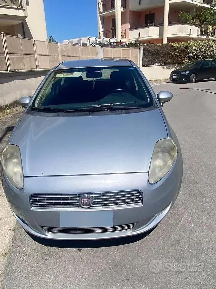 Usata Fiat Grande Punto 75 CV (55 kW) 2009 Grigio Utilitaria