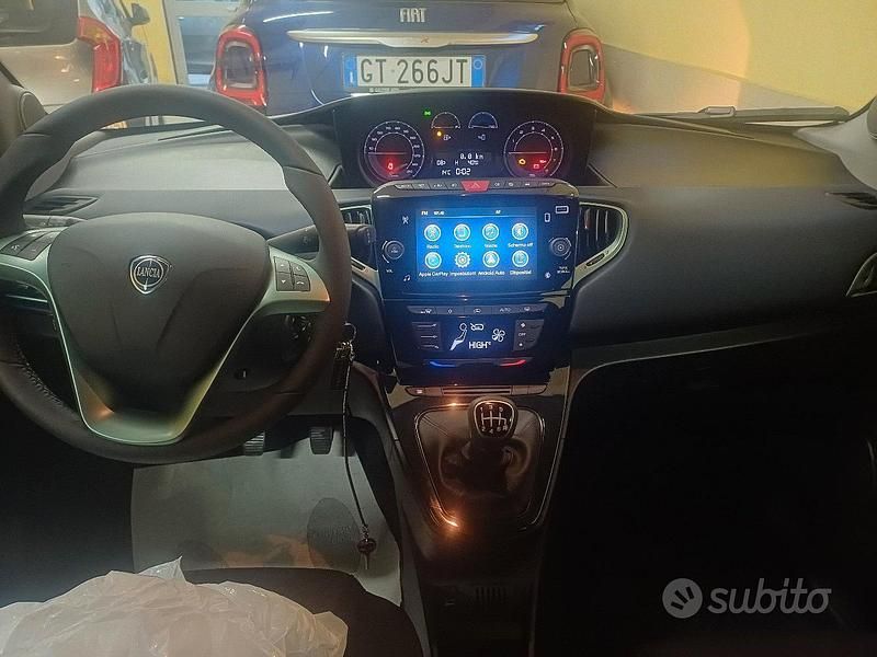 Usata Lancia Ypsilon 2024 Grigio Utilitaria