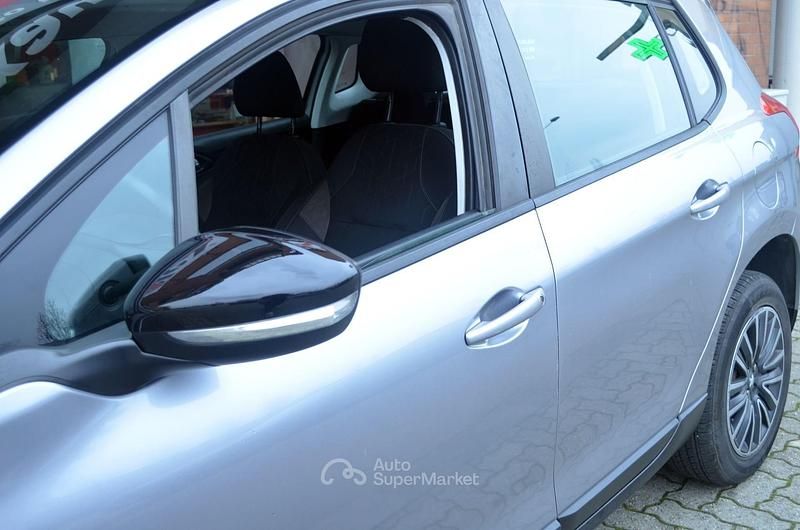 Usata Peugeot 2008 Allure 82 CV (60 kW) 2015 Argento SUV